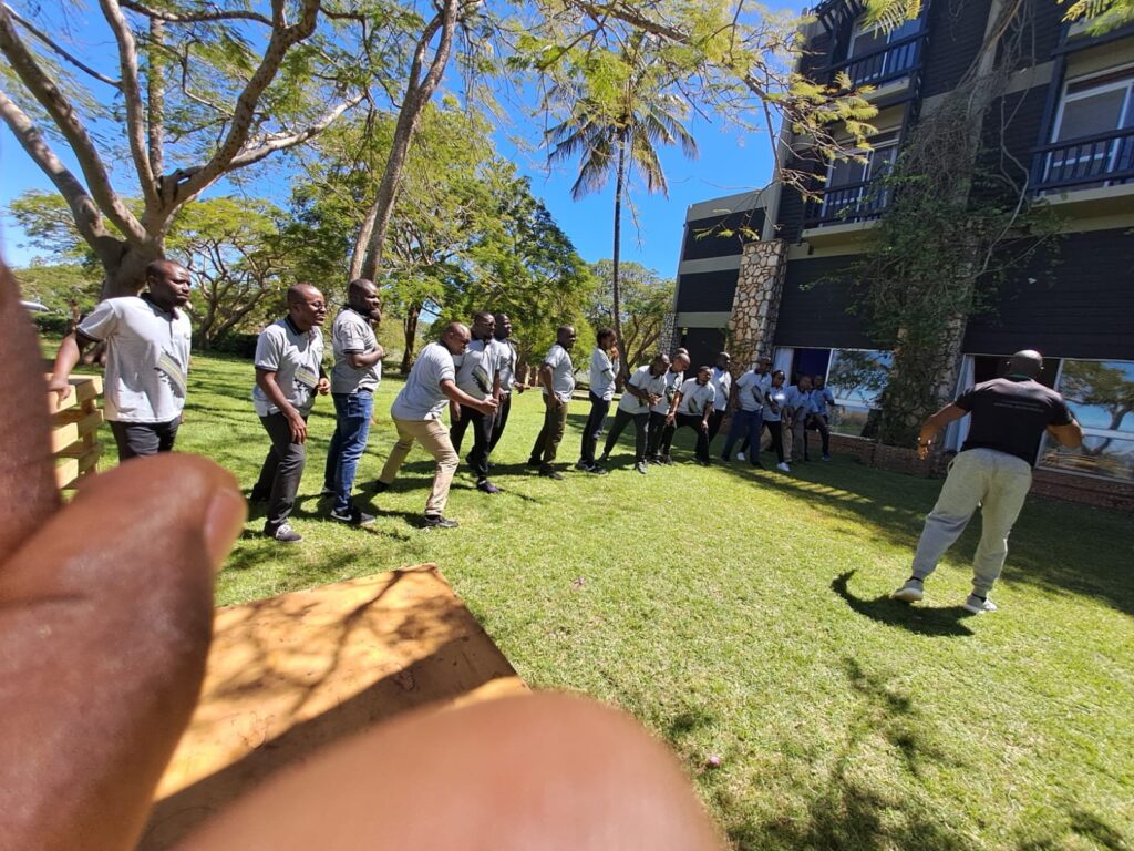 Sakanis Team Building